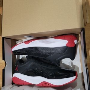 Jordan 11s Bred size: 11